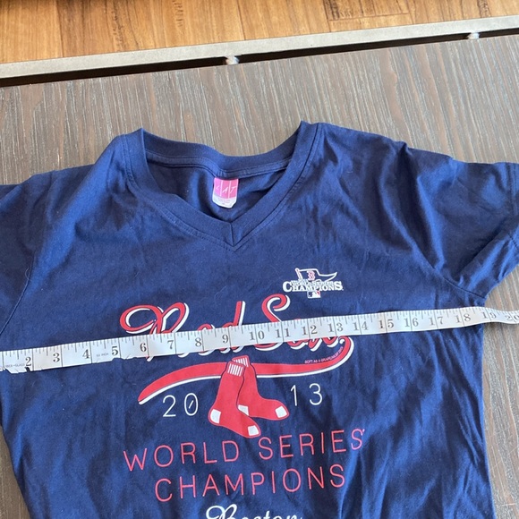 Red Sox World Series champions T-shirt in size medium. - Picture 4 of 6